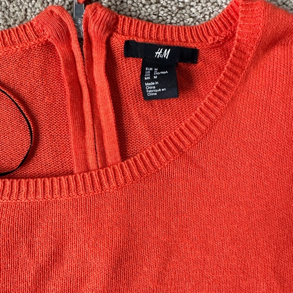 ✨Like New✨H&M knitted sweater 🧡 - Picture 3 of 3